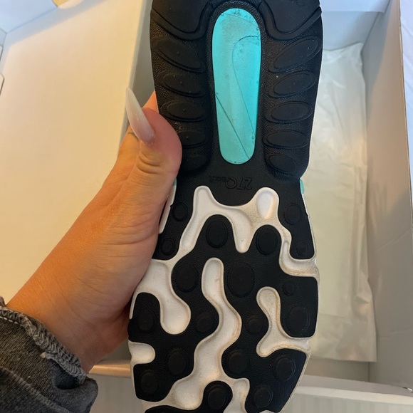 W Air Max 270 React/ Photon Dust/ Aurora Green-White/ Size 6 - Picture 5 of 9